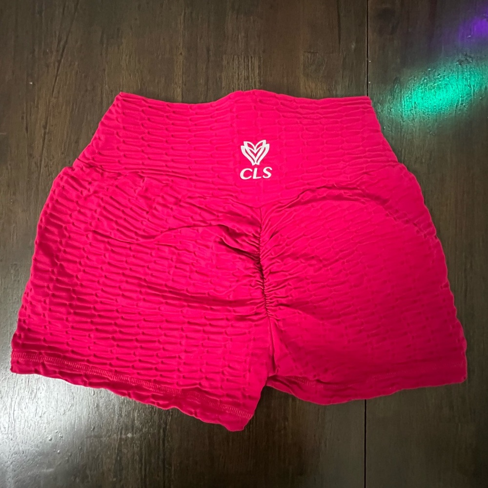 BRAND NEW CLS Scrunch Shorts. Size Large
